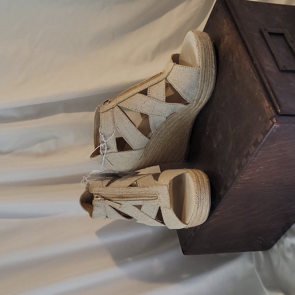 Wedges - Picture 2 of 5